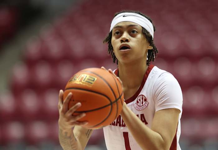 021722_WBB_AbramsMe_Tennessee_RS6752